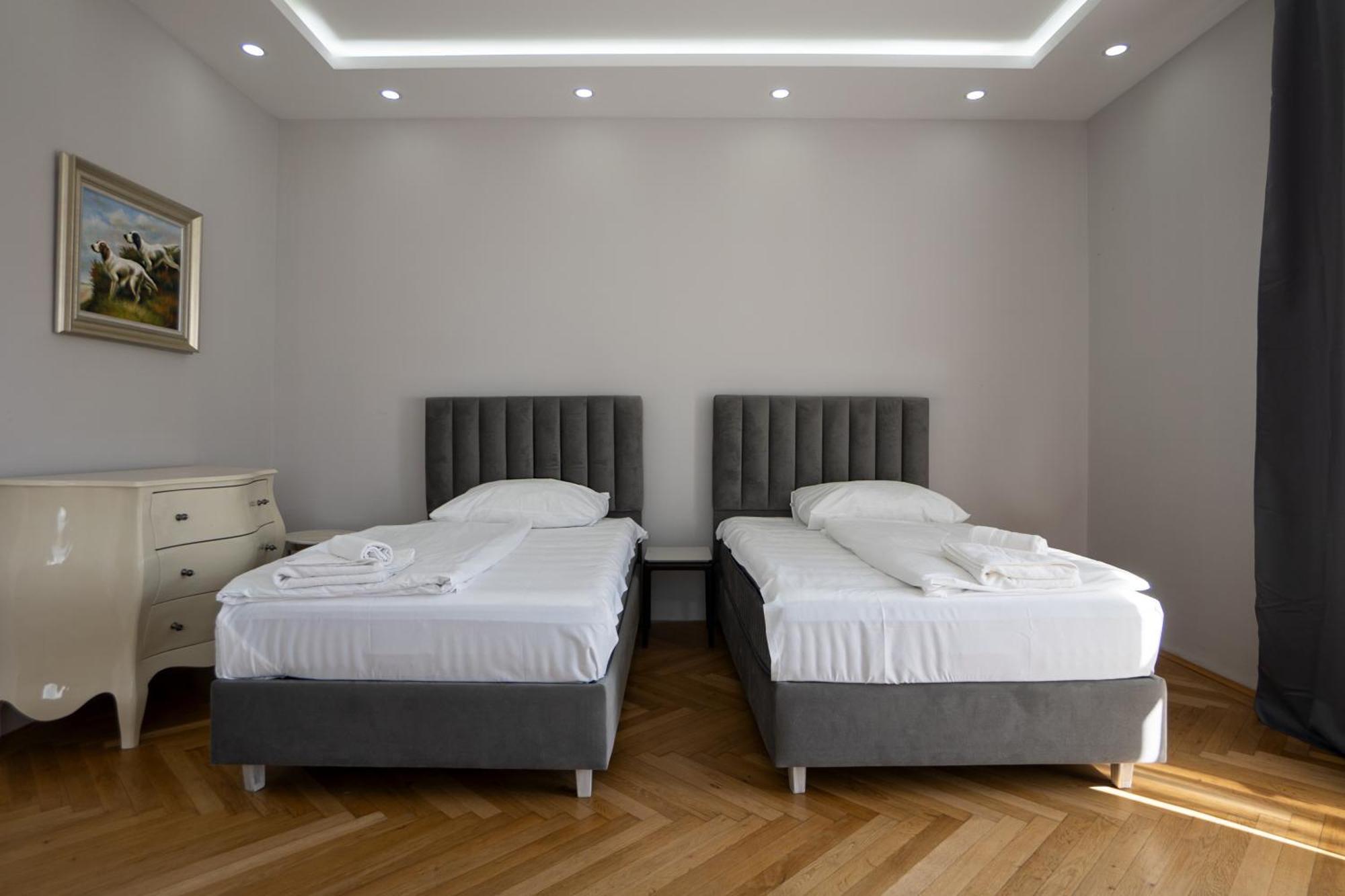 Charming 2-Room Apartment With Balcony, 15 Min To Center Wien Eksteriør billede