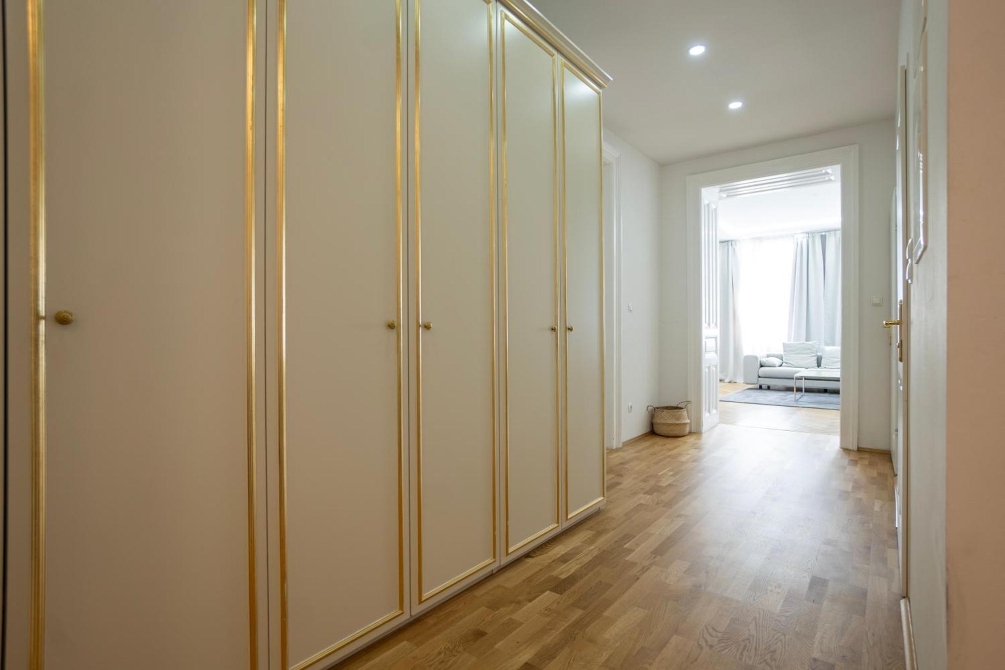 Charming 2-Room Apartment With Balcony, 15 Min To Center Wien Eksteriør billede