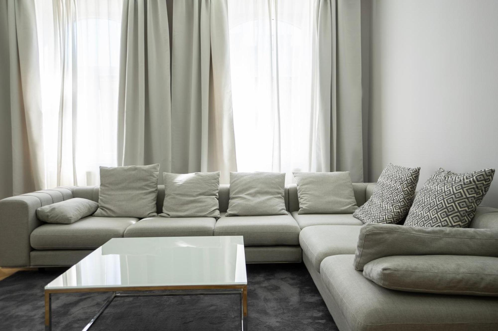 Charming 2-Room Apartment With Balcony, 15 Min To Center Wien Eksteriør billede