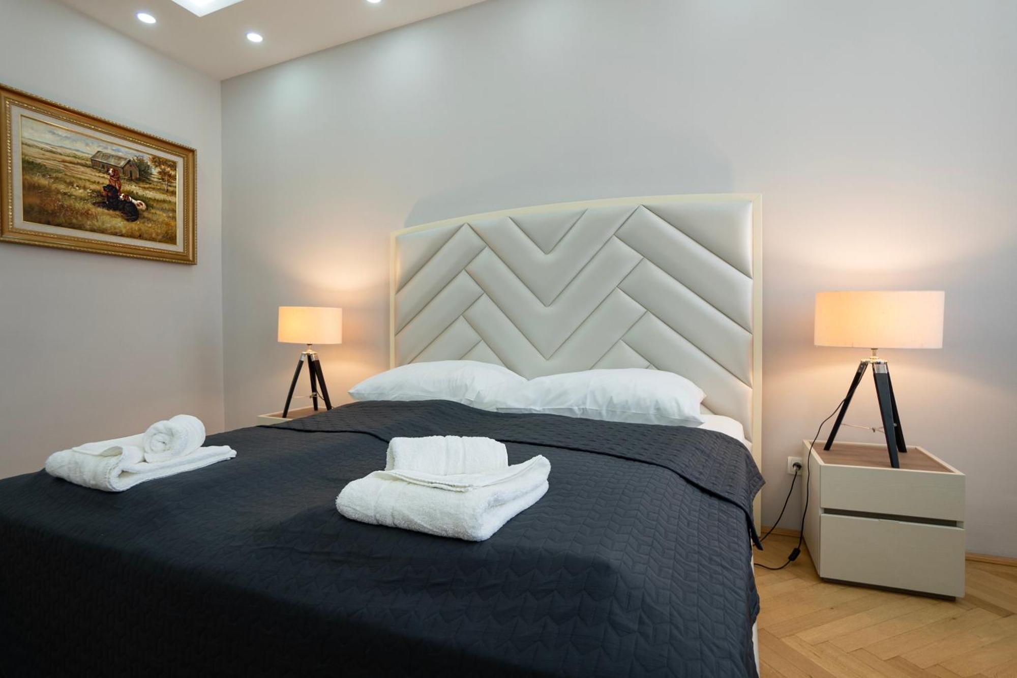 Charming 2-Room Apartment With Balcony, 15 Min To Center Wien Eksteriør billede