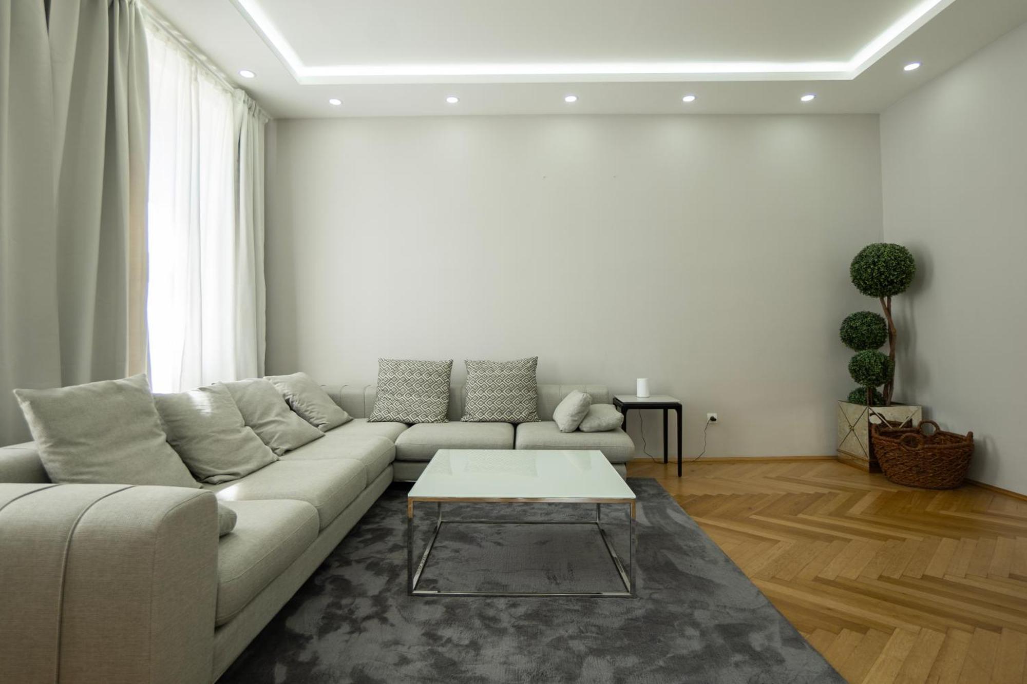 Charming 2-Room Apartment With Balcony, 15 Min To Center Wien Eksteriør billede
