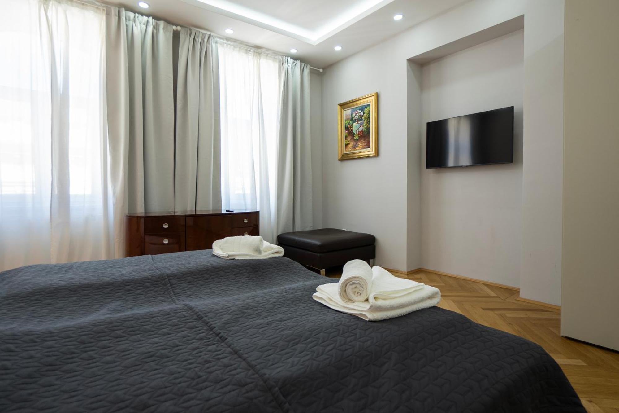 Charming 2-Room Apartment With Balcony, 15 Min To Center Wien Eksteriør billede